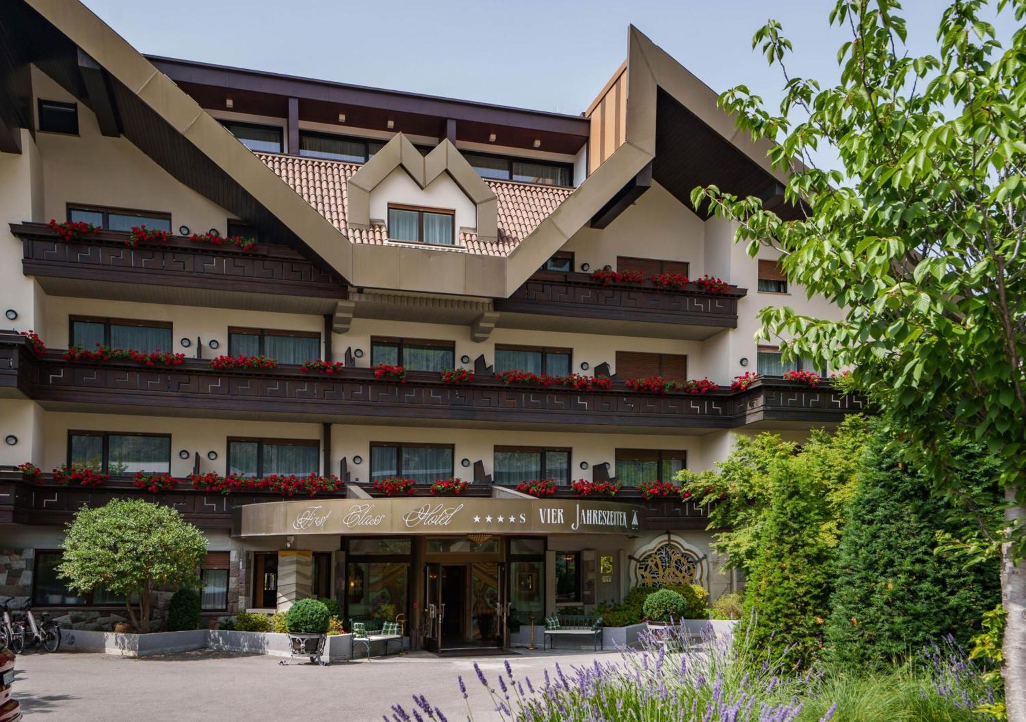 Hotel Vier Jahreszeiten Silandro Exterior photo
